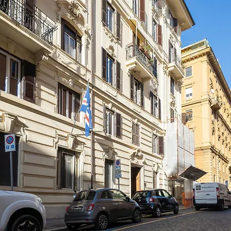 C1 Top Class Apartments, 2 camere delux, max 6 persone distante 15 minuti a piedi da Fontana di Trevi-3